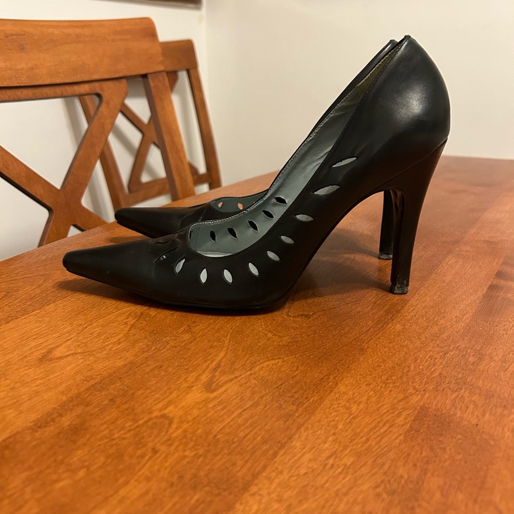 BCBG Pointed Toe Black Heels. Great condition. Size 9